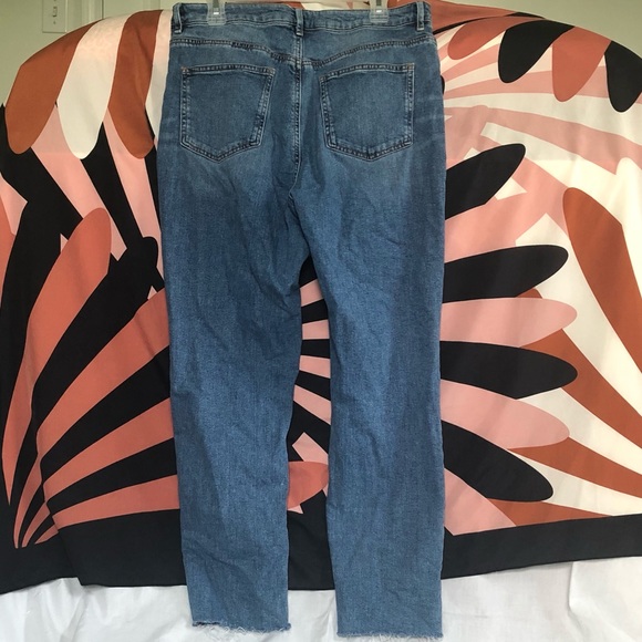 ASOS Medium Wash 34/32 Mom Jean - Picture 5 of 6